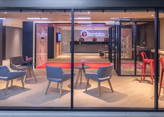 Travelodge Sukhumvit 11 4*