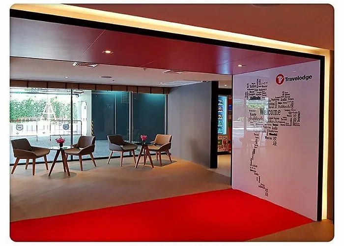 Hotel Travelodge Sukhumvit 11 4*